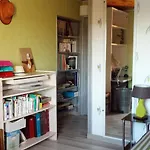 2 Privees Dans Un Jardin D'hiver, Garage Voiture, Velos, Motos