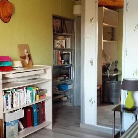 2 Privées Dans Un Jardin D'hiver, Garage Voiture, Vélos, Motos