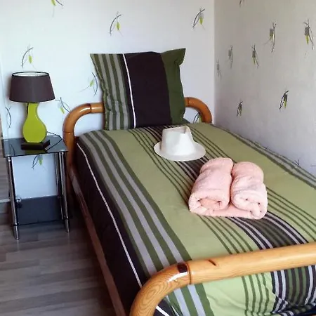 2 Privees Dans Un Jardin D'hiver, Garage Voiture, Velos, Motos * Tourville-sur-Arques