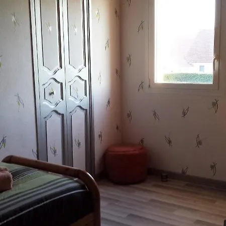 Rum i privatbostad 2 Privees Dans Un Jardin D'hiver, Garage Voiture, Velos, Motos *