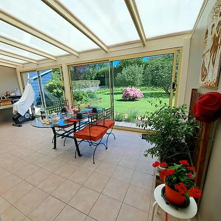 Homestay 2 Privees Dans Un Jardin D'hiver, Garage Voiture, Velos, Motos