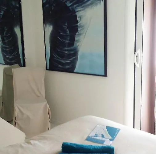 Homestay 2 Privees Dans Un Jardin D'hiver, Garage Voiture, Velos, Motos