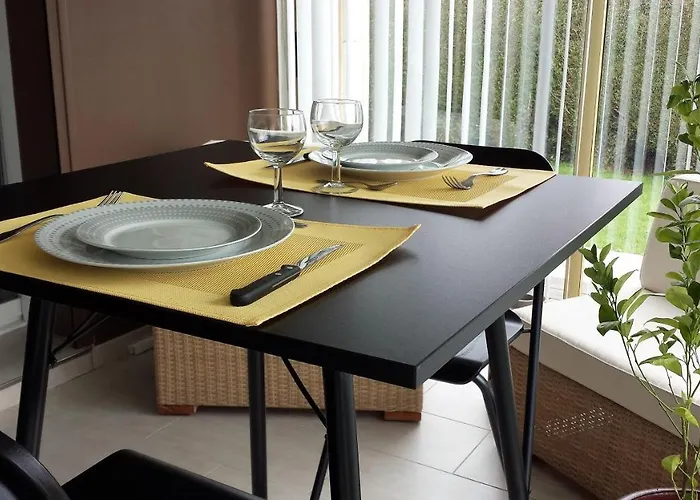 2 Privees Dans Un Jardin D'hiver, Garage Voiture, Velos, Motos Homestay