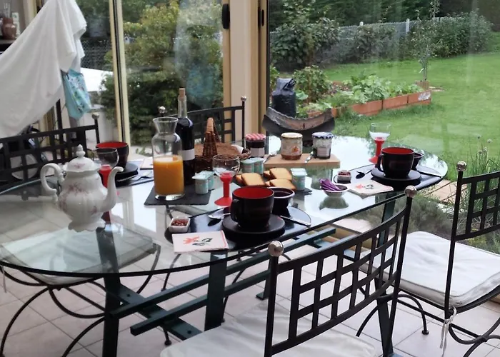 2 Privees Dans Un Jardin D'hiver, Garage Voiture, Velos, Motos Homestay