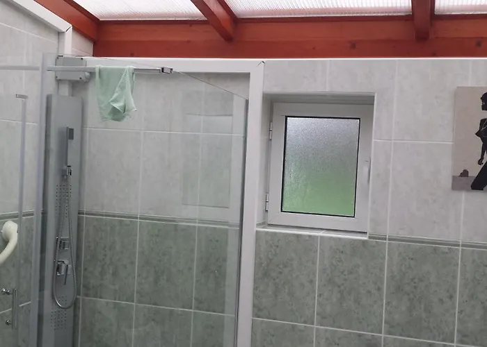 2 Privees Dans Un Jardin D'hiver, Garage Voiture, Velos, Motos Tourville-sur-Arques